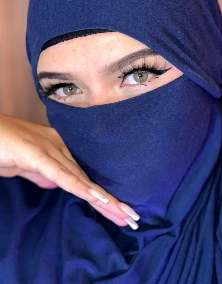 Claudia, 24 años